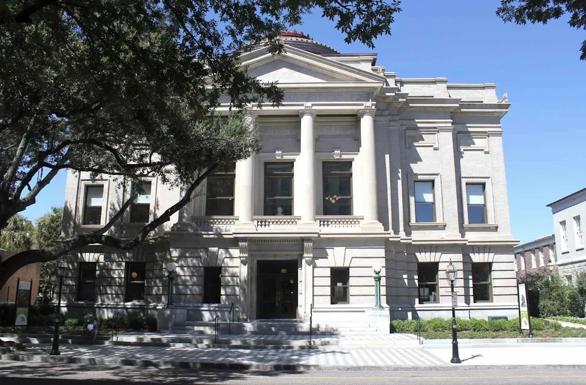 Pemandangan galeri seni dan pusat barang antik di Charleston South Carolina