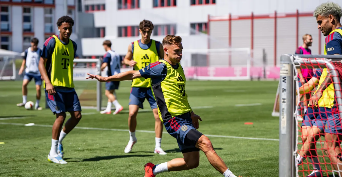 Skuad Bayern Munich dalam sesi latihan jelang pertandingan pramusim melawan RB Leipzig