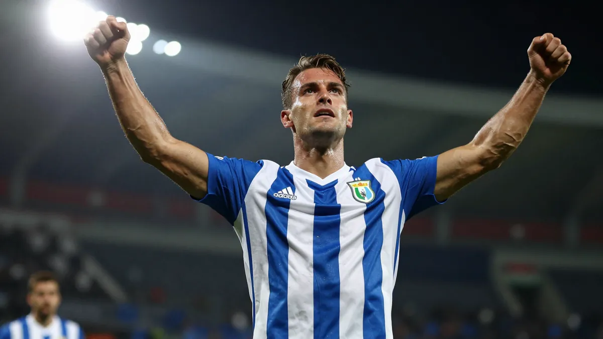 Pemain Djurgarden dan Vasteras SK bertanding dalam lanjutan Allsvenskan di 3Arena