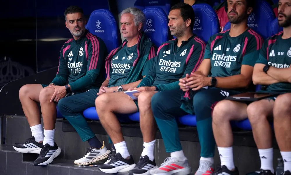 Pemain Real Madrid bersiap menghadapi FC Schalke dalam laga uji coba pramusim