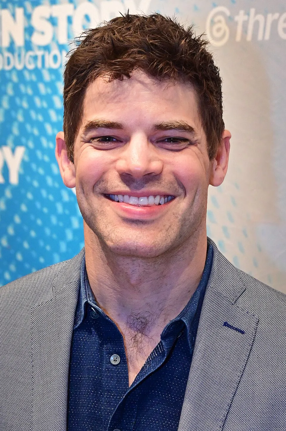 Aktor dan penyanyi Amerika Serikat Jeremy Jordan di panggung Broadway