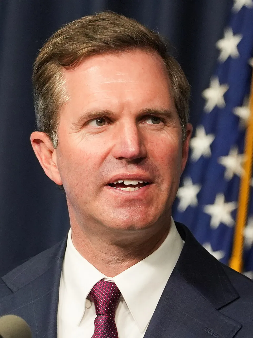 Gubernur Kentucky Andy Beshear dalam sebuah acara resmi kenegaraan