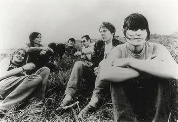 Band rock alternatif asal Inggris Elastica dalam dokumentasi era 2000