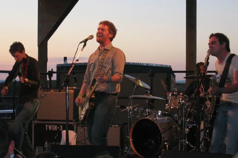 Profil band rock asal Dublin The Frames yang didirikan oleh Glen Hansard