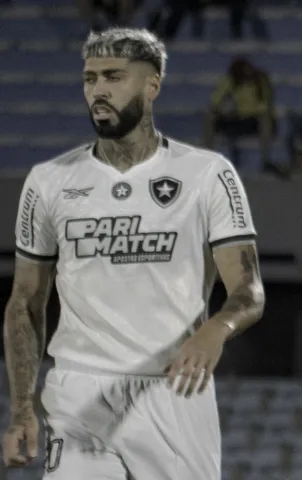 Bek tangguh Alexander Barboza saat membela Botafogo pada 2024
