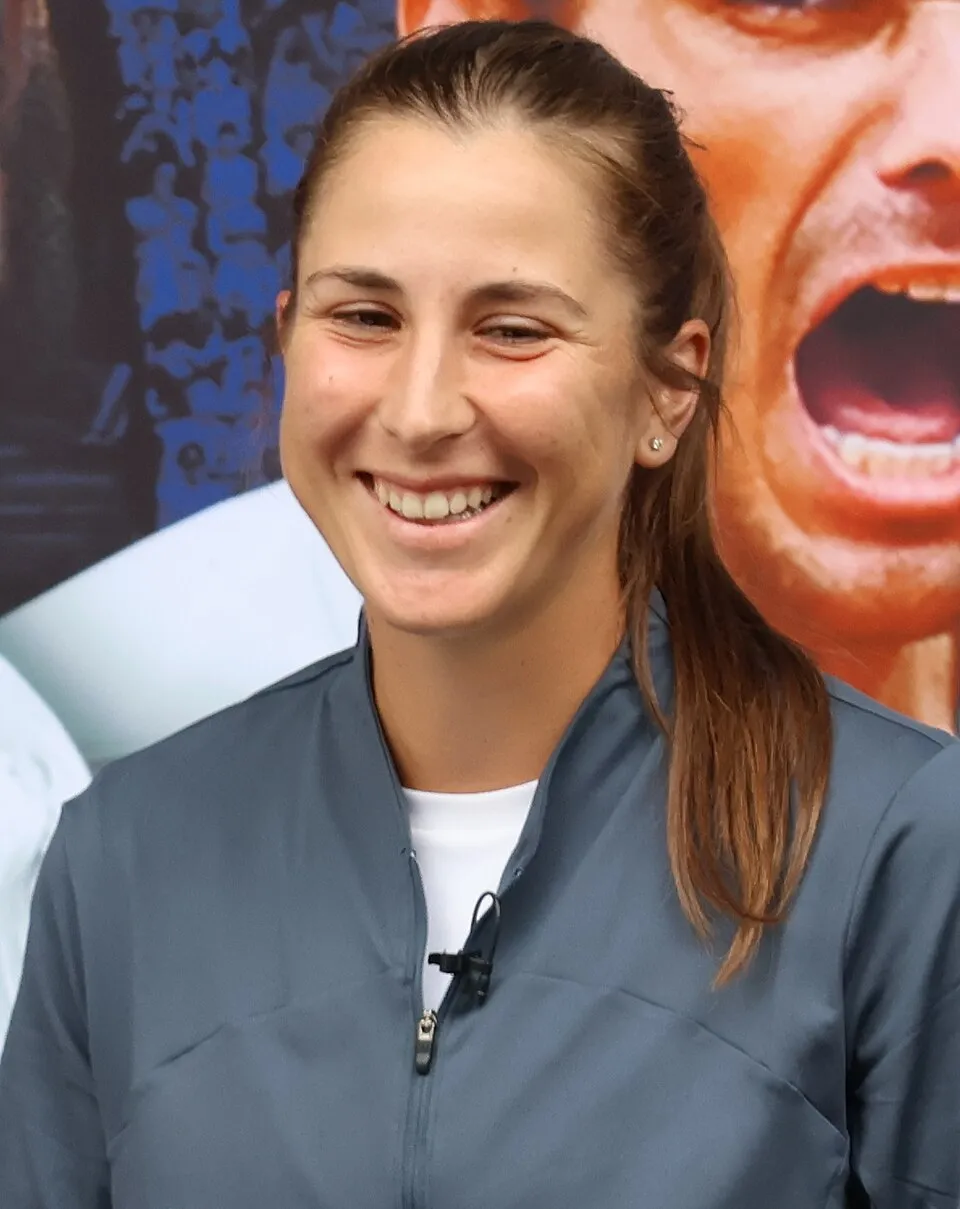 Petenis profesional asal Swiss Belinda Bencic saat bertanding di lapangan tenis