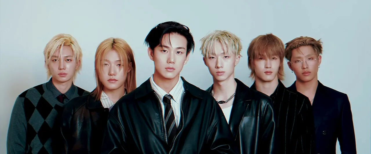 Boyband Korea Selatan P1Harmony saat tampil di panggung