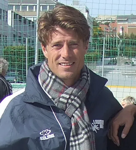 Brian Laudrup saat memperkuat tim nasional Denmark di lapangan hijau