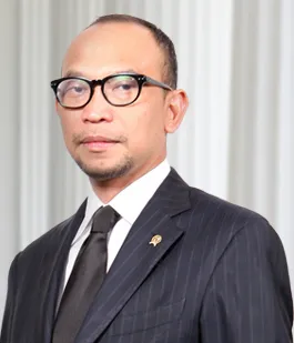 Profil Chatib Basri sebagai ekonom terkemuka dan mantan Menteri Keuangan Indonesia