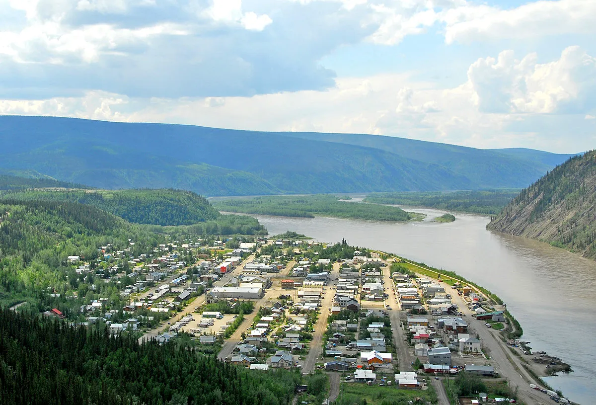 Pemandangan udara Dawson City di wilayah Yukon, Kanada