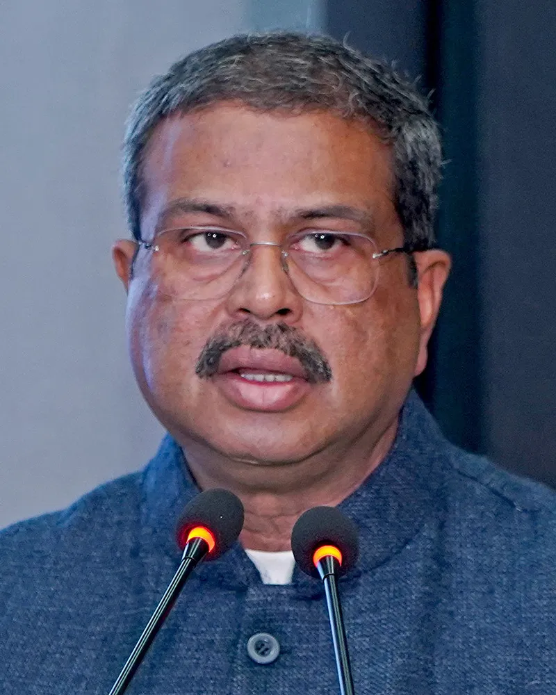 Politikus India Dharmendra Pradhan dalam kegiatan kenegaraan