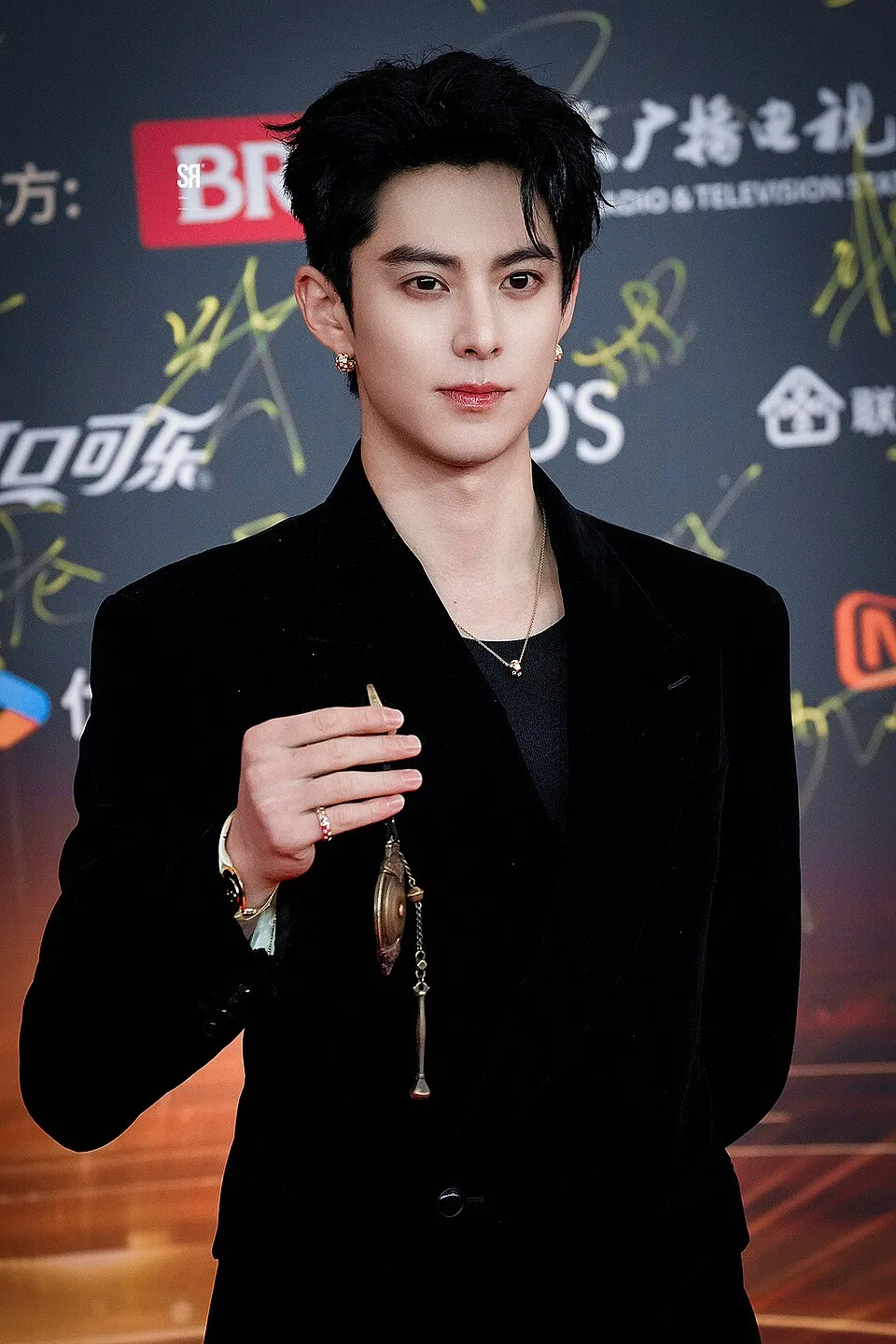 Aktor China Dylan Wang dalam sebuah acara konferensi media