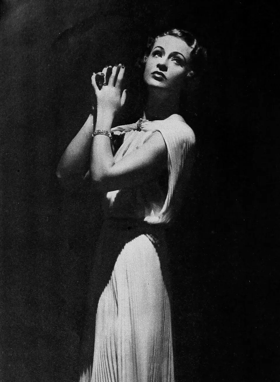 Aktris dan penyanyi legendaris Broadway Ethel Shutta
