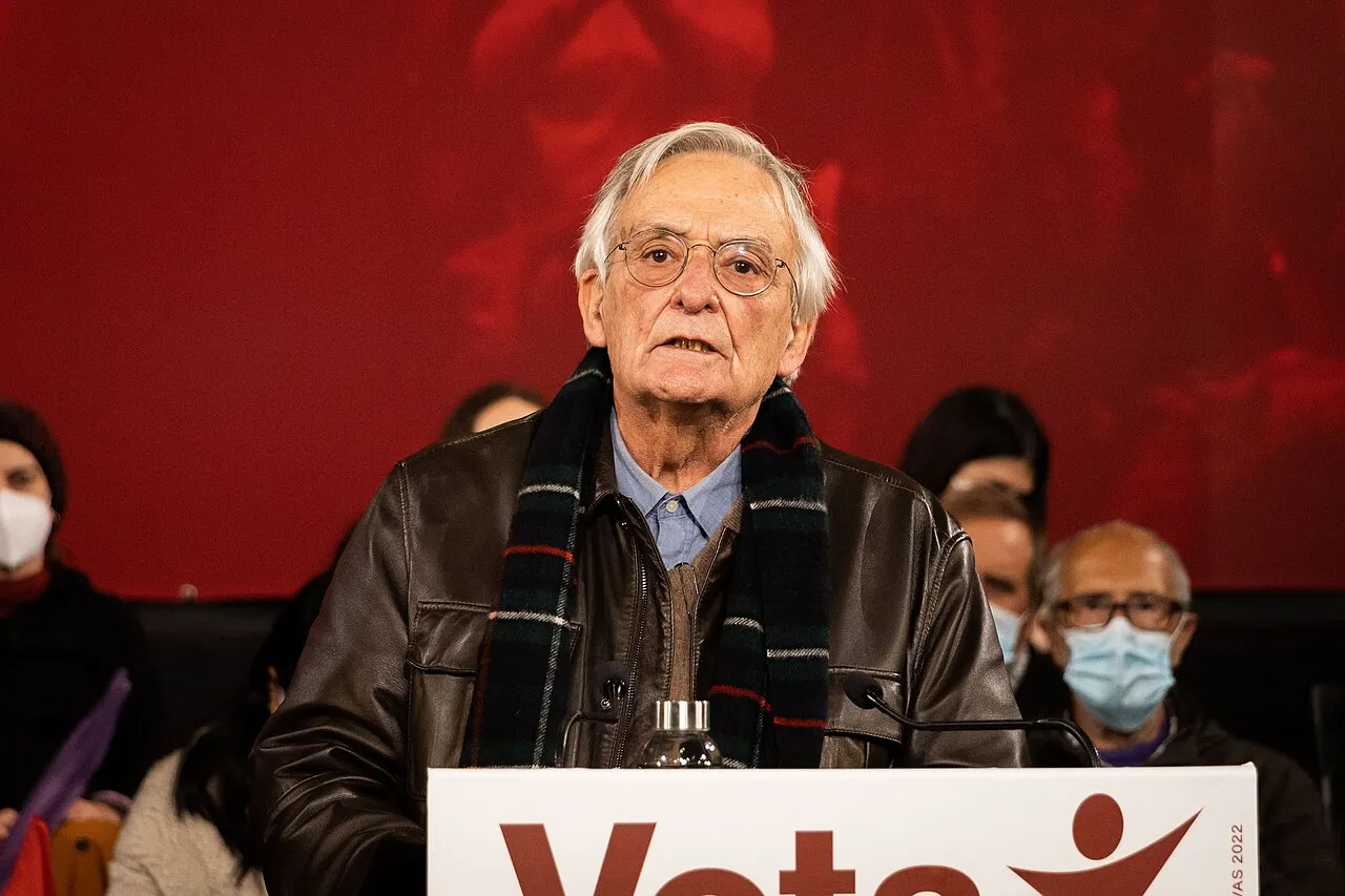 Profil Fernando Rosas sejarawan dan politikus Portugal