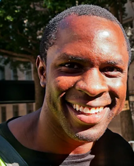 Aktor Amerika Serikat Gbenga Akinnagbe pemeran serial The Wire