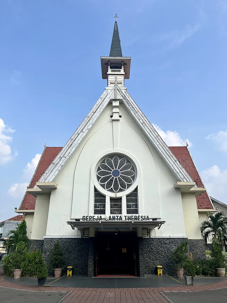 Gereja Santa Theresia di Menteng Jakarta Pusat