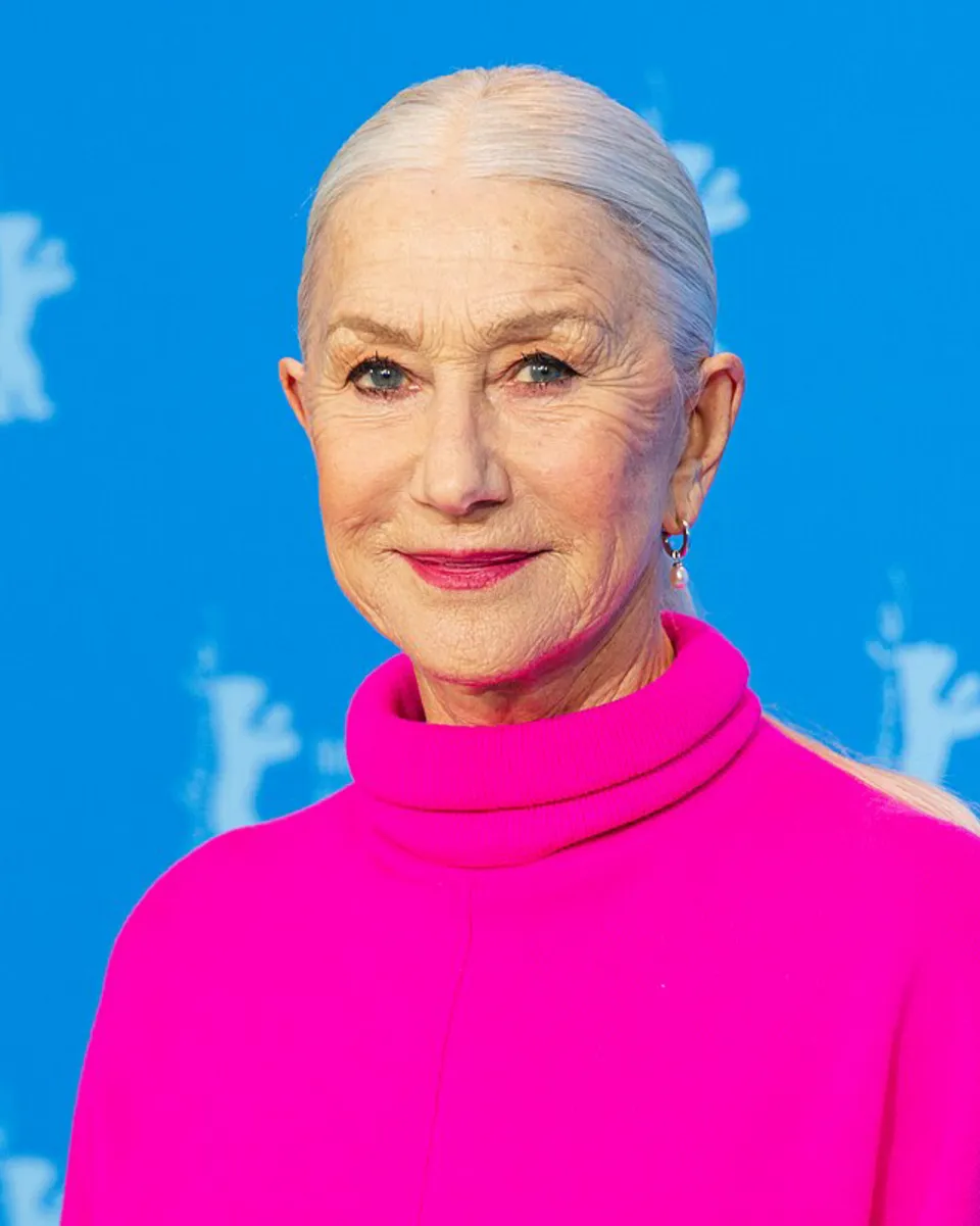 Aktris senior Helen Mirren dalam acara penghargaan perfilman internasional