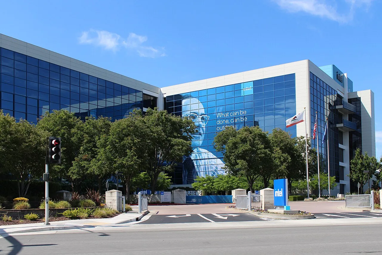 Gedung kantor pusat Intel Corporation di Santa Clara California
