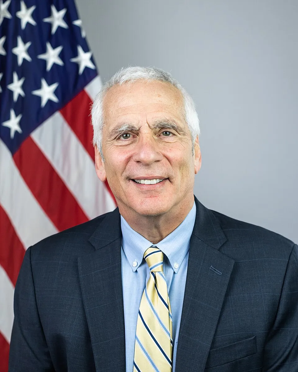 Ilustrasi profil Jared Bernstein ekonom dan pejabat pemerintah Amerika Serikat