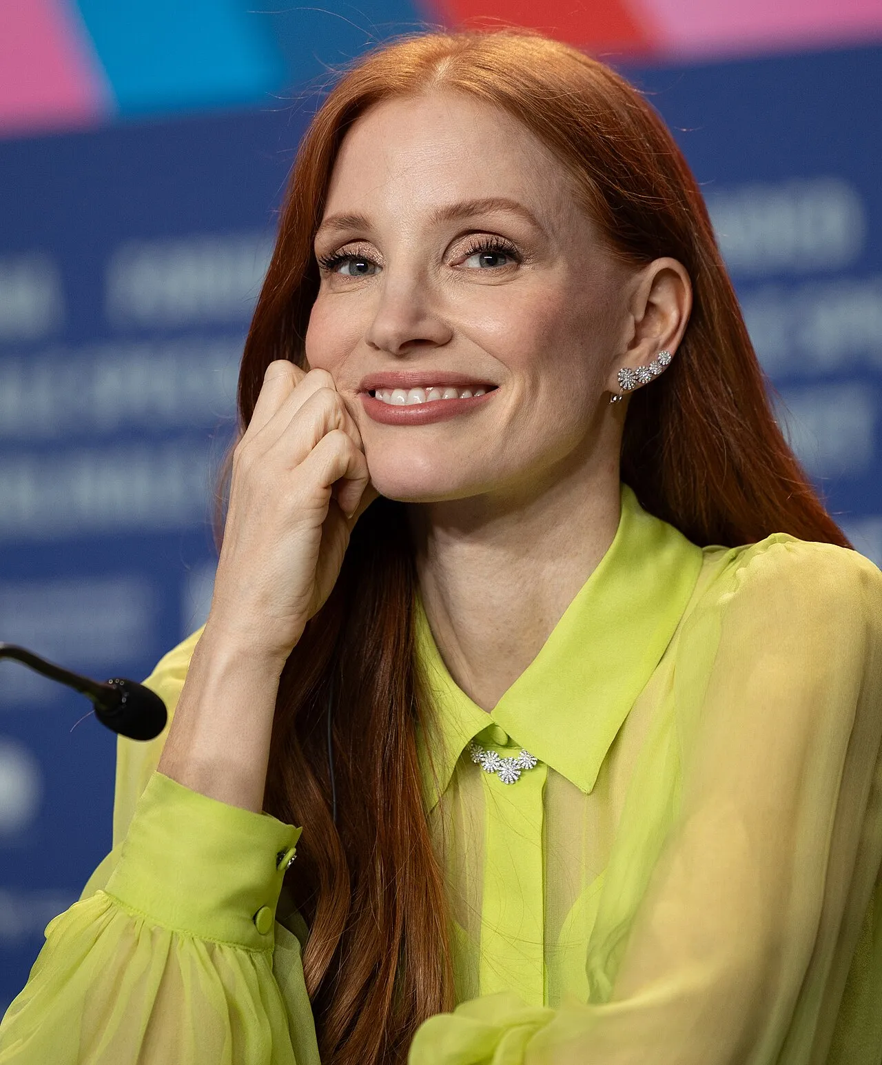 Aktris Hollywood peraih Oscar Jessica Chastain dalam acara karpet merah