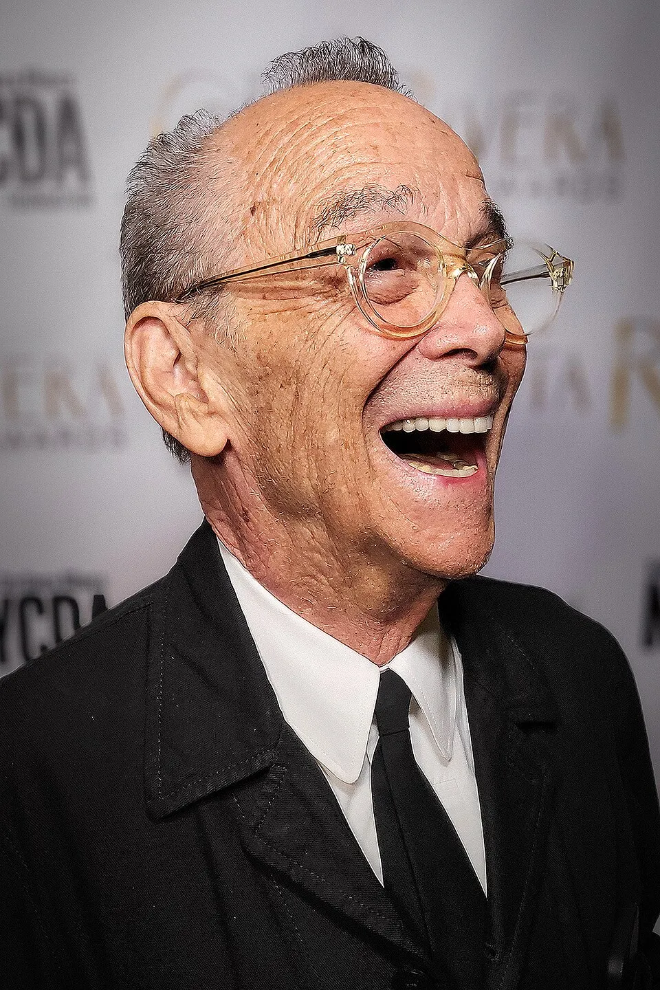 Aktor senior asal Amerika Serikat Joel Grey dalam berbagai pementasan seni