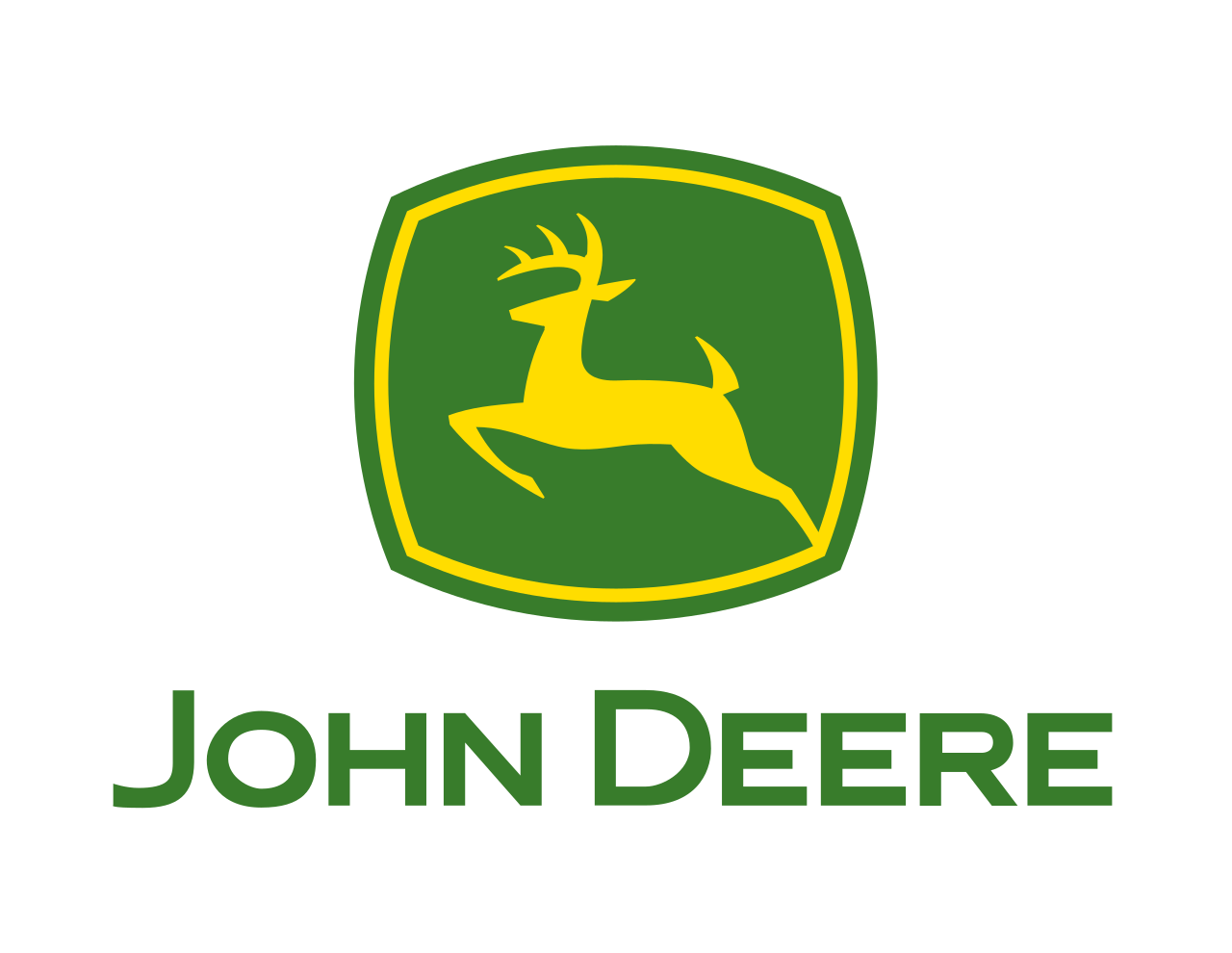 Traktor modern John Deere di lahan pertanian komersial