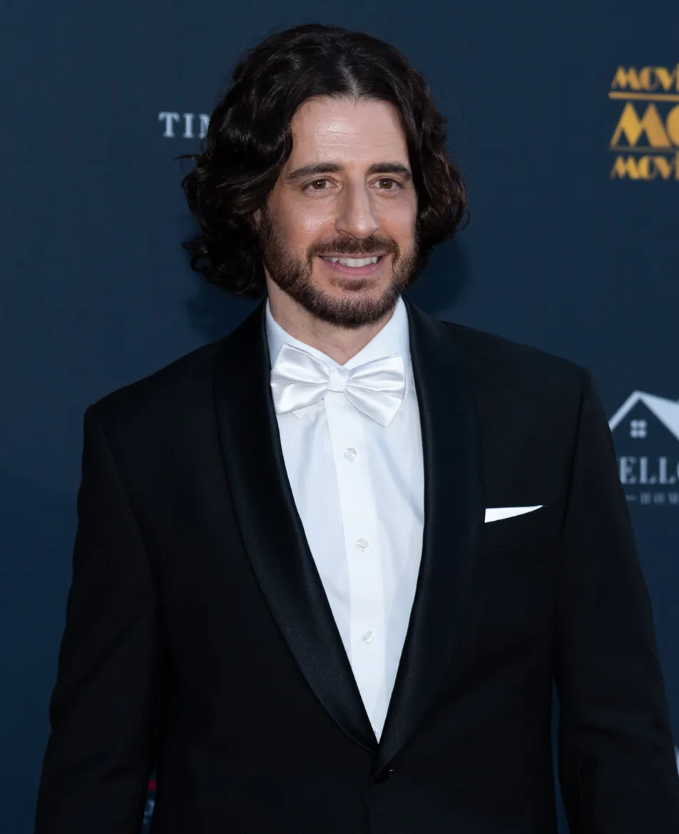 Aktor Amerika Jonathan Roumie pemeran utama dalam serial The Chosen