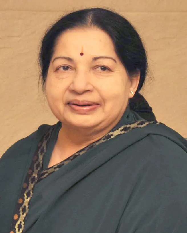 J. Jayalalithaa memimpin kabinet pemerintahan di Tamil Nadu tahun 2001