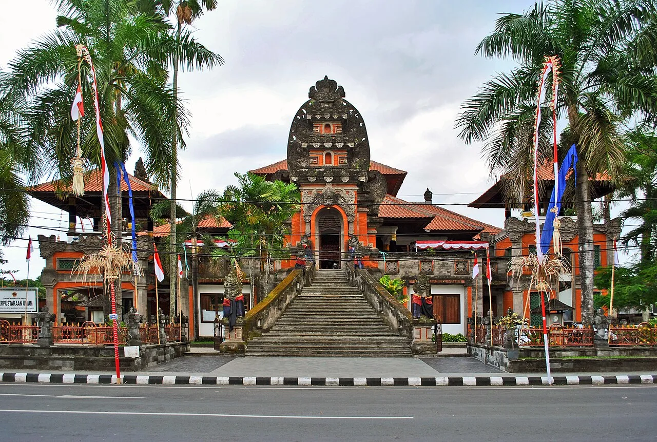 Profil Kabupaten Gianyar sebagai pusat budaya seni ukir di Provinsi Bali