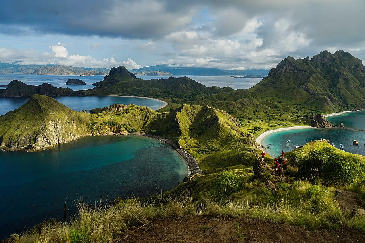 Pemandangan indah Pulau Padar di Taman Nasional Komodo Manggarai Barat