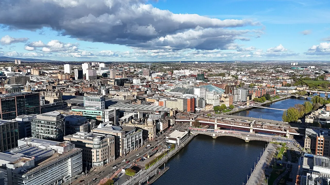 Pemandangan arsitektur dan kawasan urban Kota Glasgow di Skotlandia