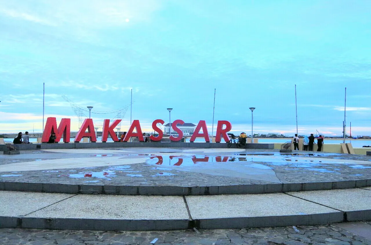 Pemandangan Kota Makassar sebagai pusat pertumbuhan ekonomi di Sulawesi Selatan