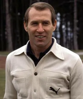 Profil dan kenangan perjalanan karier legenda sepak bola Austria Helmut Senekowitsch