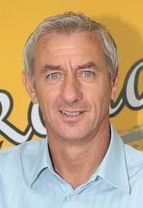 Legenda Liverpool Ian Rush saat merayakan gol di lapangan