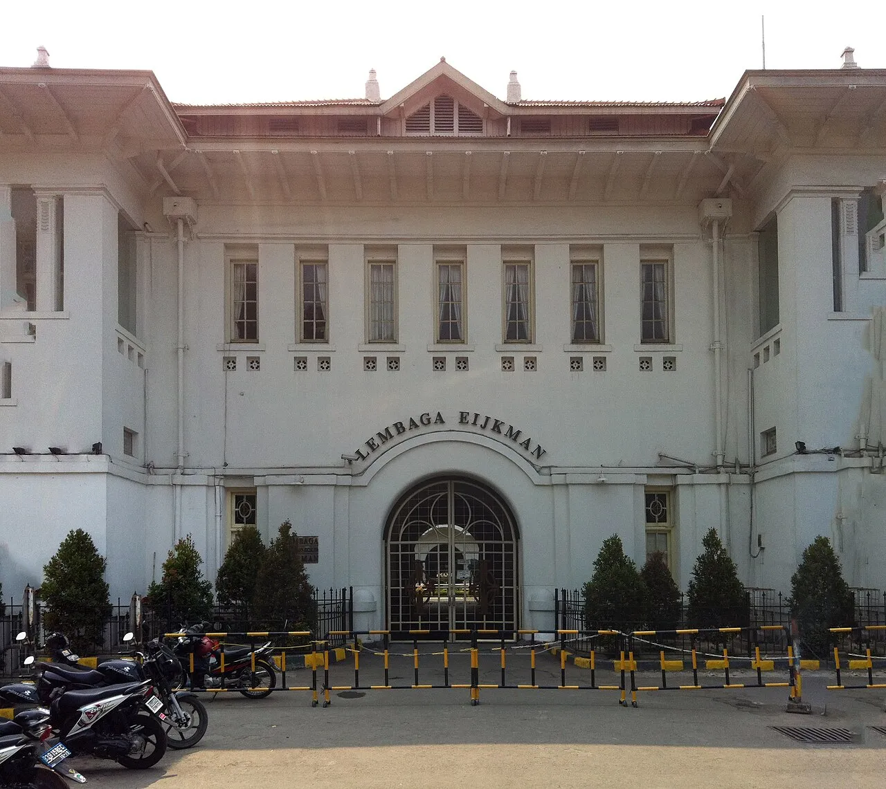 Gedung Pusat Riset Biologi Molekuler Eijkman di Jalan Diponegoro Jakarta Pusat