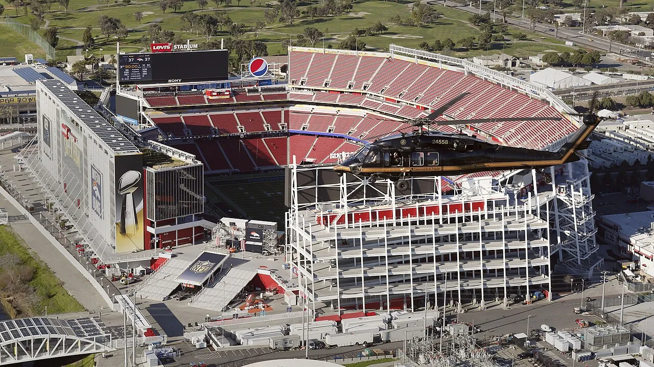 Tampak luar bangunan Levi's Stadium di Santa Clara California