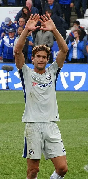 Marcos Alonso saat bertanding dalam kompetisi sepak bola Eropa