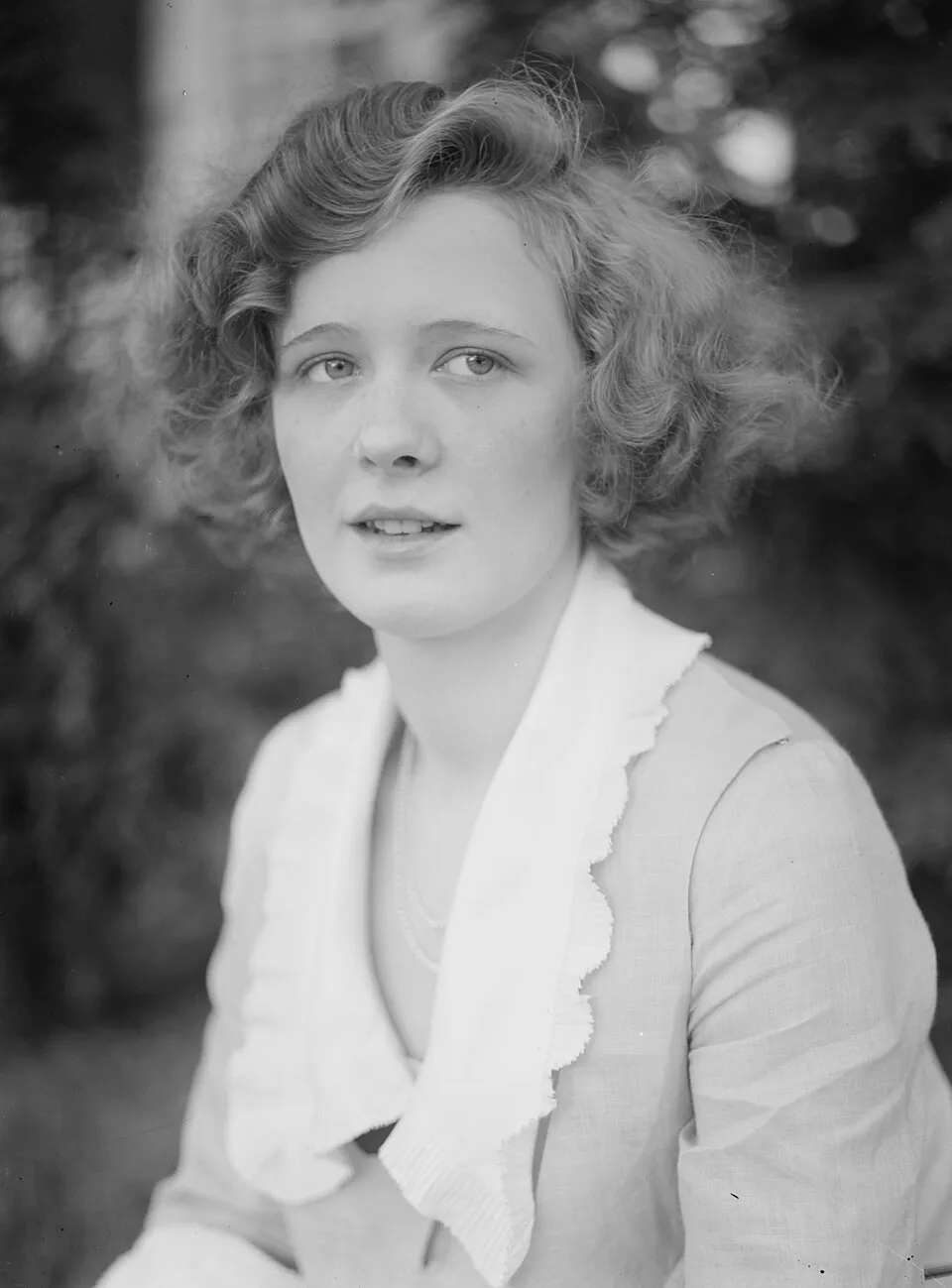 Profil Marilyn Miller bintang musikal Broadway era 1920-an