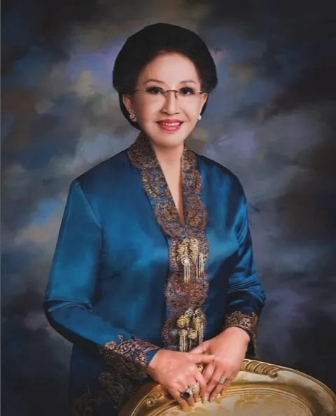 Mooryati Soedibyo tokoh pendiri Mustika Ratu dan pencetus Puteri Indonesia