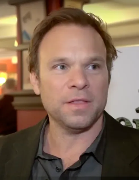 Aktor Broadway Norbert Leo Butz peraih Tony Award tampil dalam pementasan teater