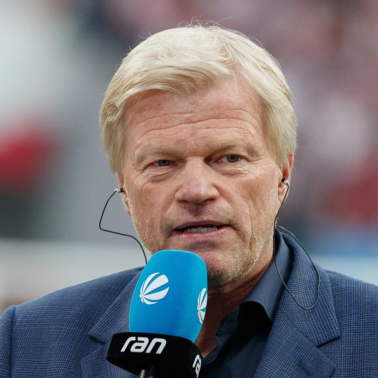 Legenda kiper Jerman dan Bayern Munich Oliver Kahn beraksi di lapangan