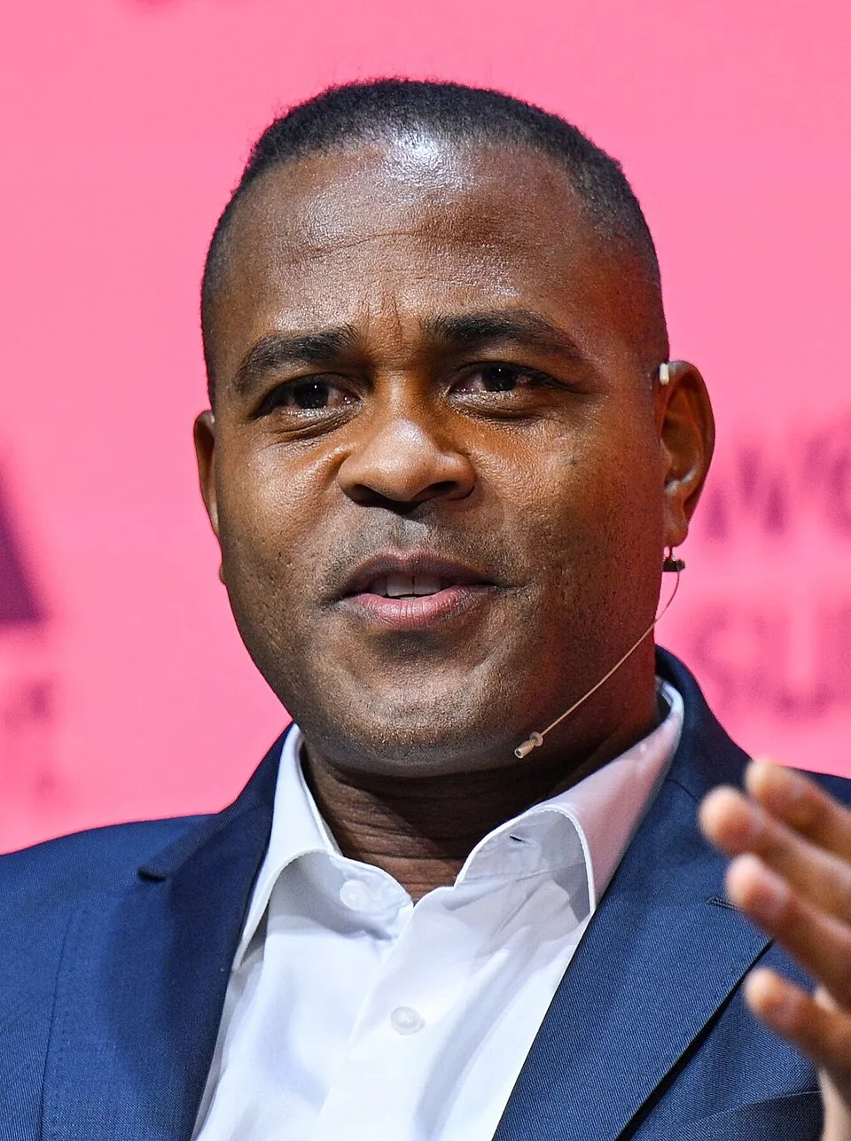 Profil Patrick Kluivert mantan penyerang andalan Ajax dan Barcelona