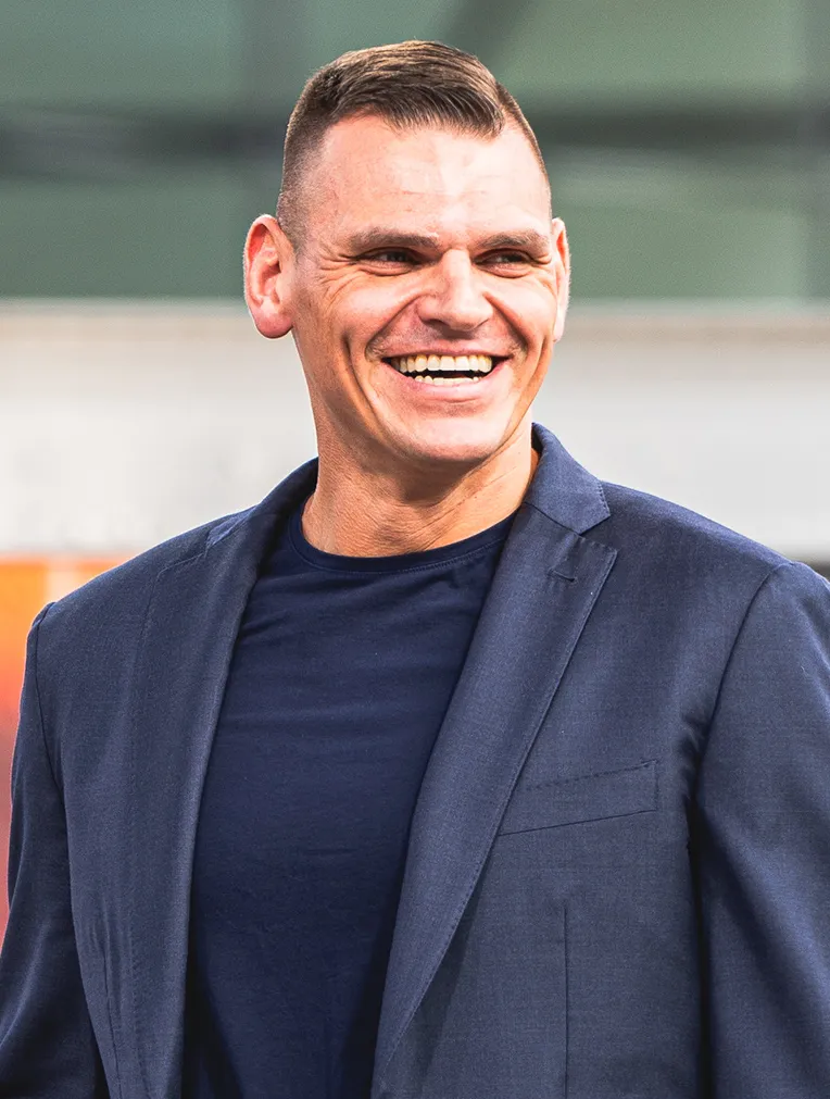 Profil pegulat WWE Gunther atau Walter Hahn
