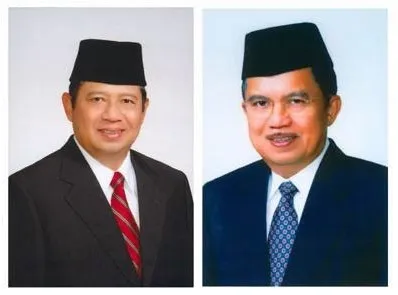 Suasana pemungutan suara Pemilu Presiden 2004 di Indonesia