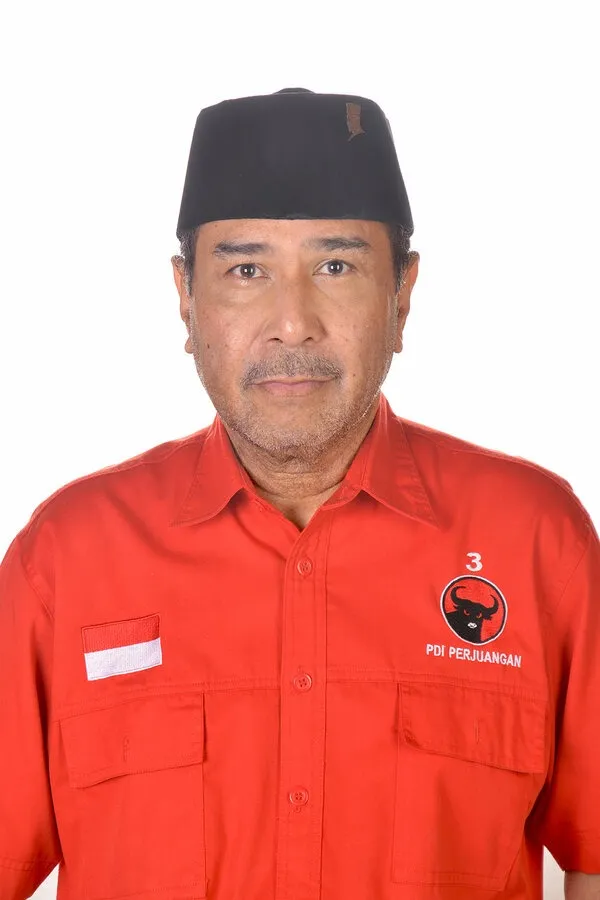 Penyanyi legendaris dan politikus Indonesia Harvey Malaihollo