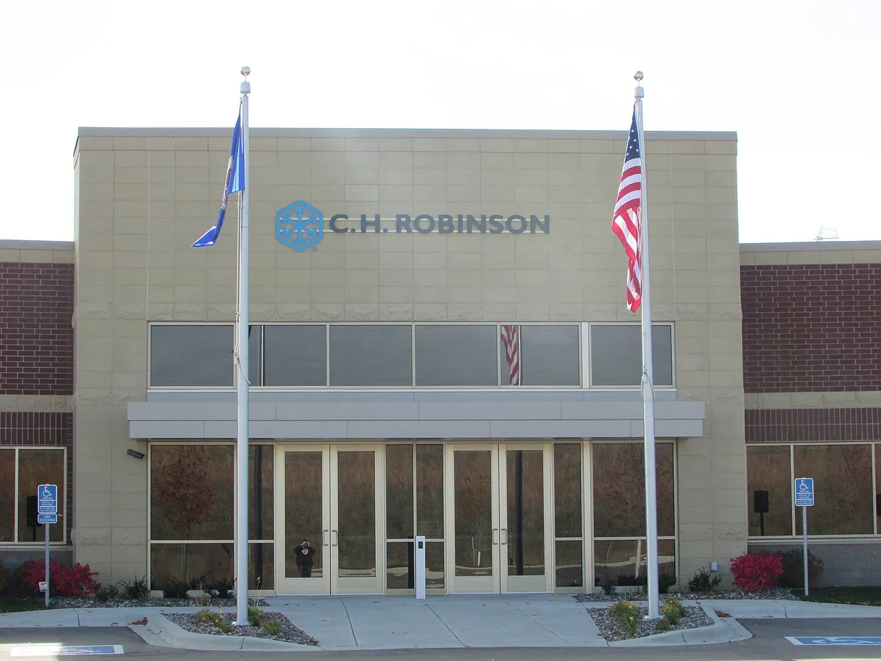 Kantor pusat C.H. Robinson Worldwide di Eden Prairie Minnesota Amerika Serikat