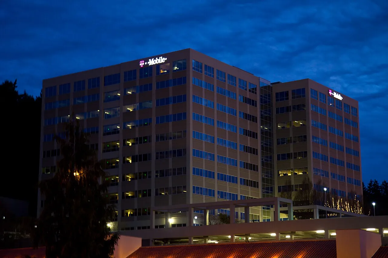 Kantor pusat T-Mobile US di Bellevue, Washington, Amerika Serikat