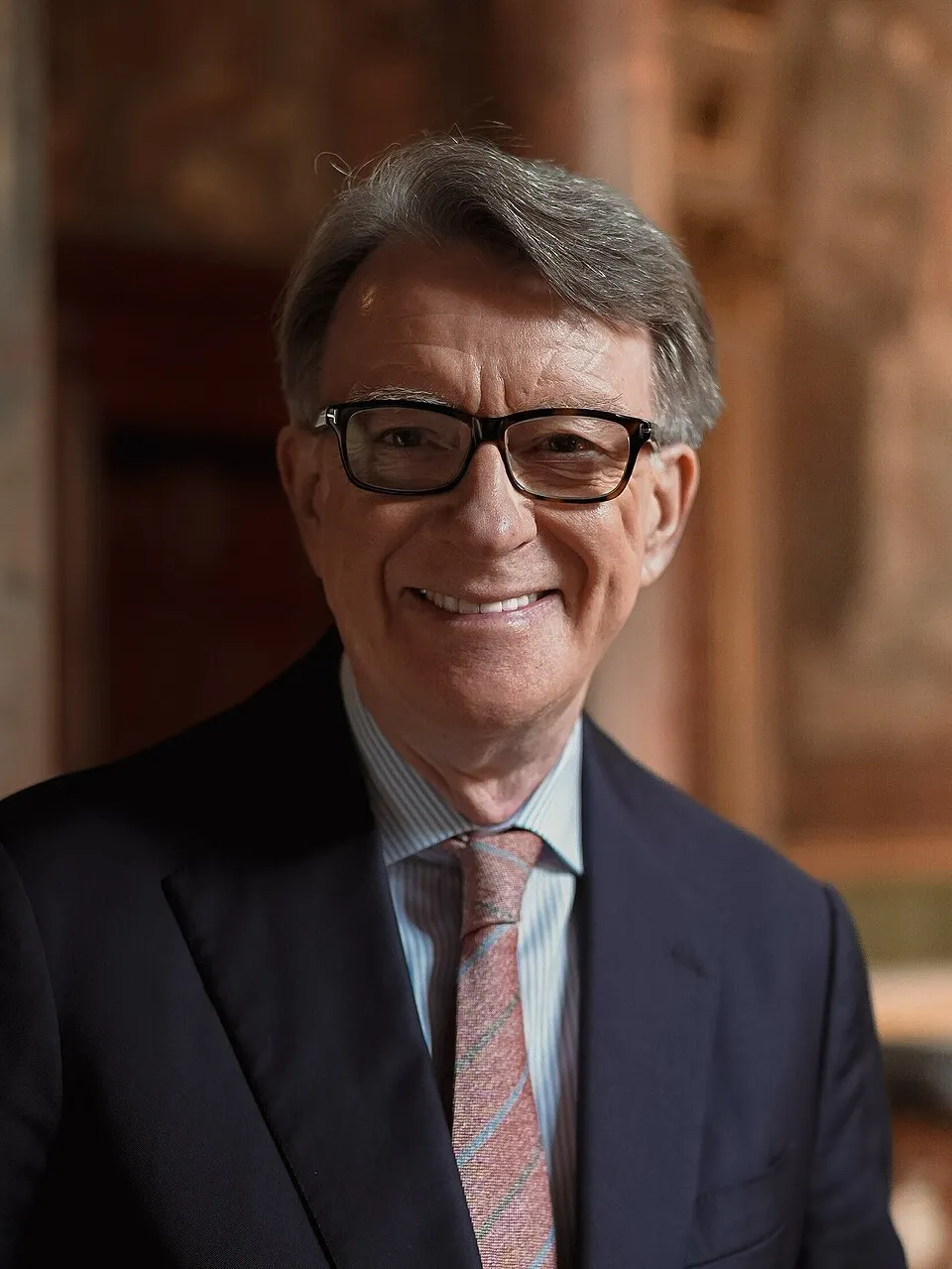 Peter Mandelson mantan menteri Inggris yang terjerat skandal Jeffrey Epstein