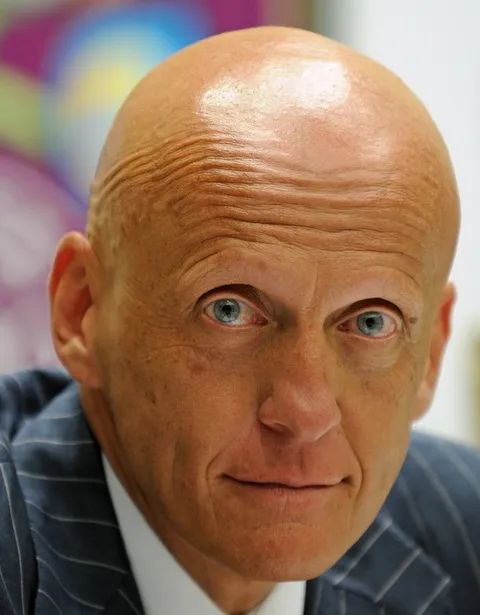 Profil mantan wasit legendaris Pierluigi Collina