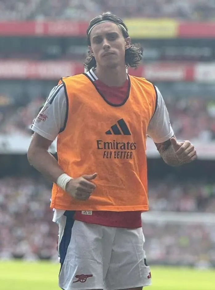 Riccardo Calafiori, bek profesional asal Italia yang memperkuat klub Arsenal